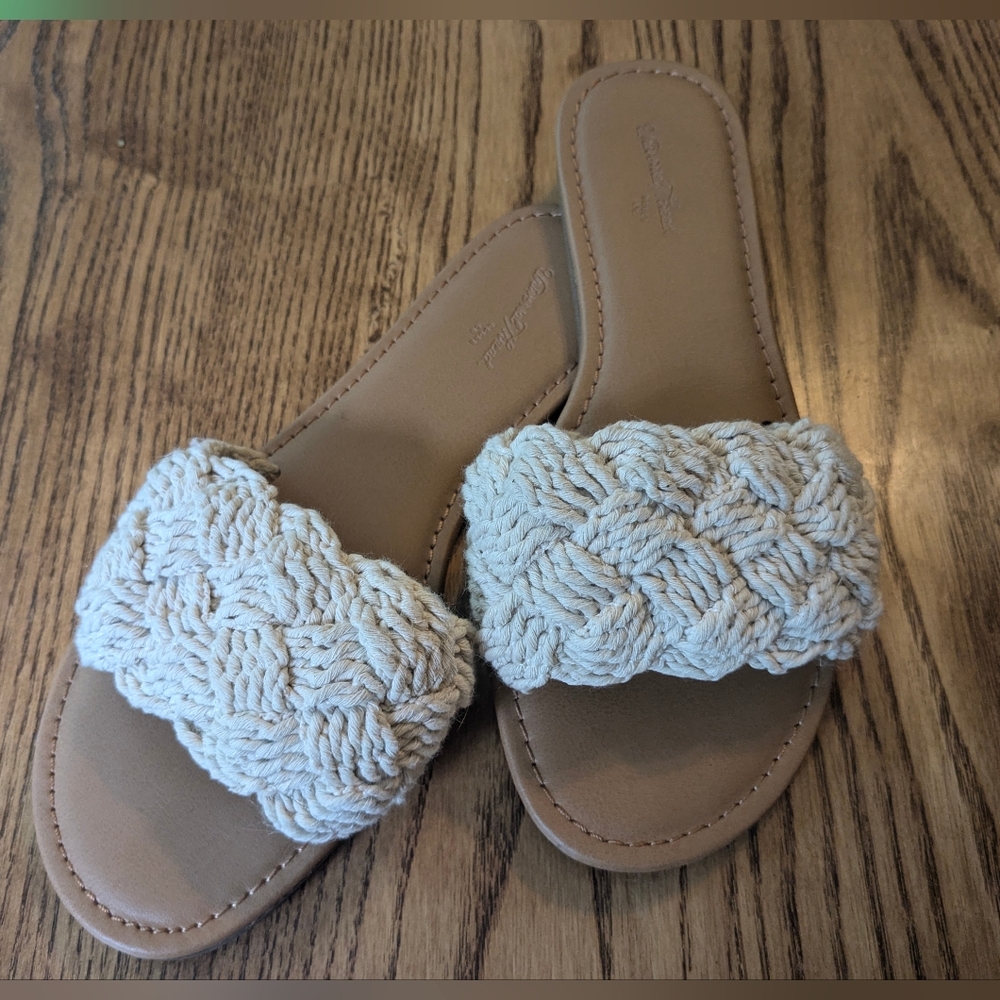 3/$20 Universal Thread woven slides 6